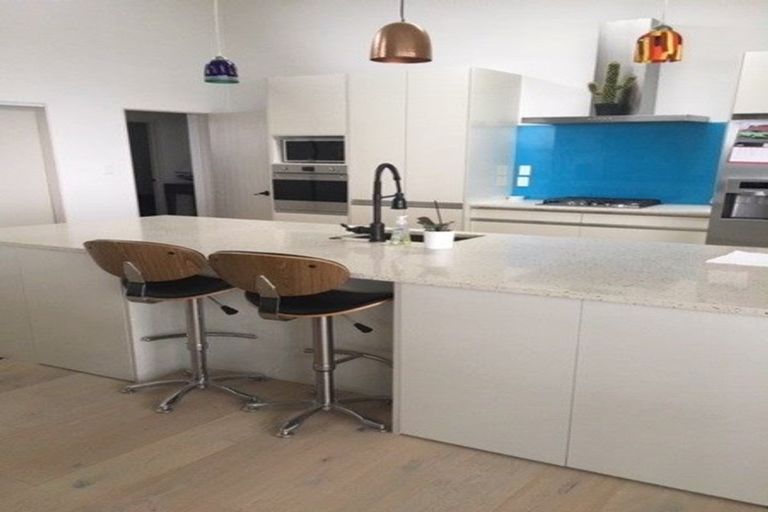 Photo of property in 16 Crispe Road, Clarks Beach, 2122