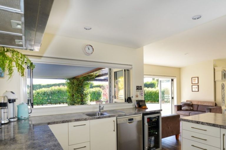 Photo of property in 51 Omarunui Road, Waiohiki, Napier, 4183