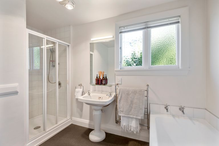 Photo of property in 5 Hackthorne Road, Cashmere, Christchurch, 8022