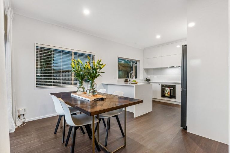 Photo of property in 4 Redfern Lane, Glenfield, Auckland, 0629