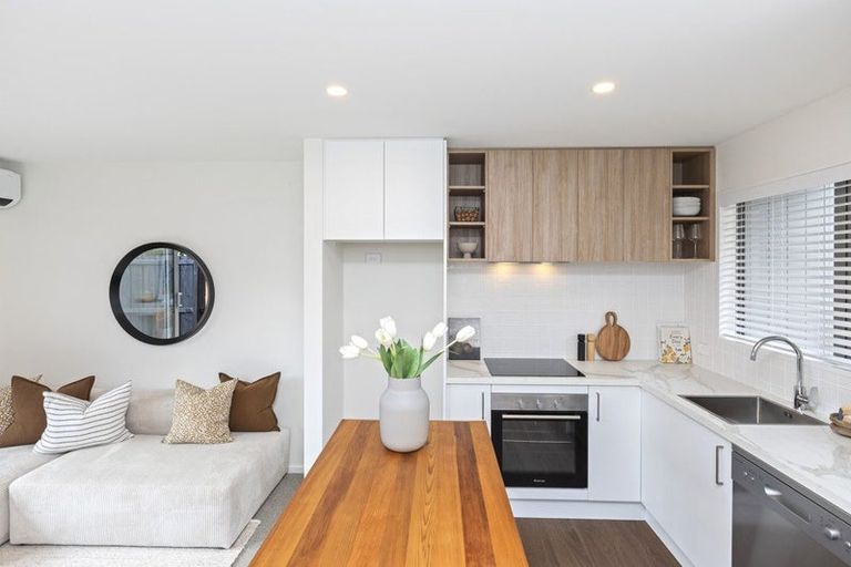 Photo of property in 2/94 Mathesons Road, Phillipstown, Christchurch, 8011