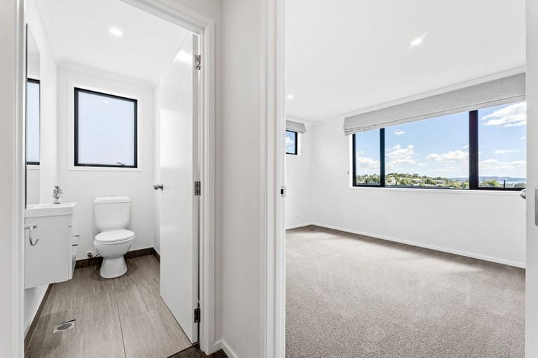 Photo of property in 9 Seafarer Crescent, Stanmore Bay, Whangaparaoa, 0932