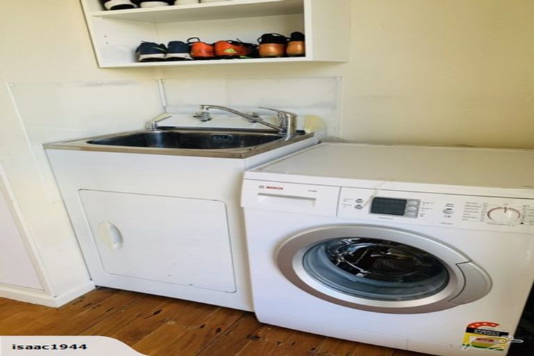 Photo of property in 2/13 Oswald Crescent, Paparangi, Wellington, 6037