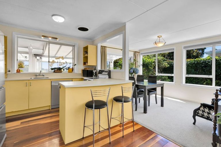 Photo of property in 22 Awanui Street, Merrilands, New Plymouth, 4312