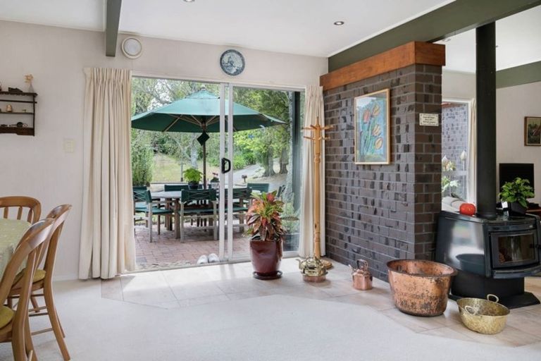 Photo of property in 5 Meanda Gardens, Sunnyhills, Auckland, 2010