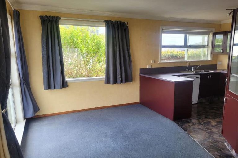 Photo of property in 6b Scott Street, Moturoa, New Plymouth, 4310