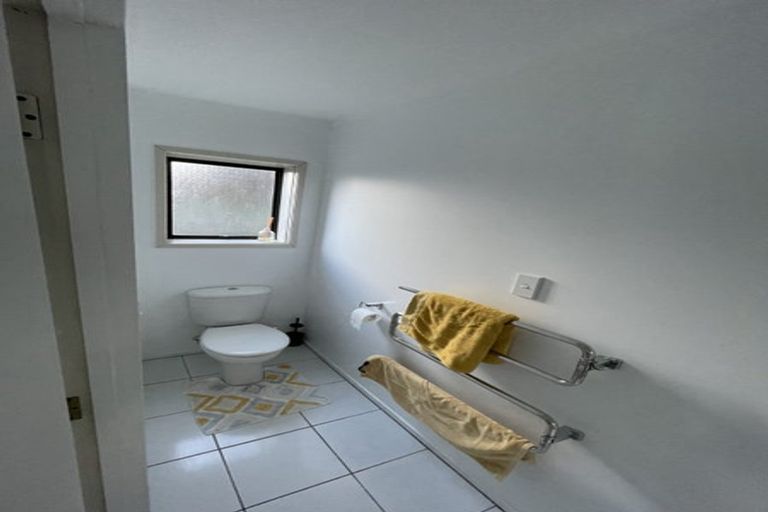 Photo of property in 4/205 Lake Road, Belmont, Auckland, 0622