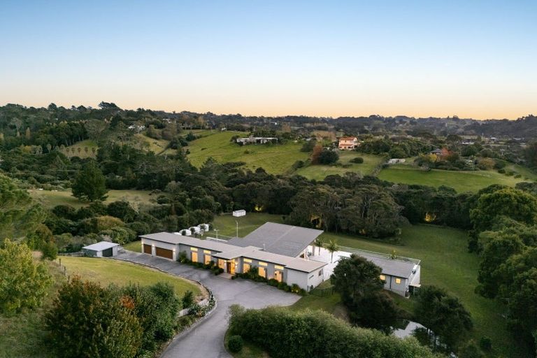 Photo of property in 73 Warman Road, Okura, Albany, 0792
