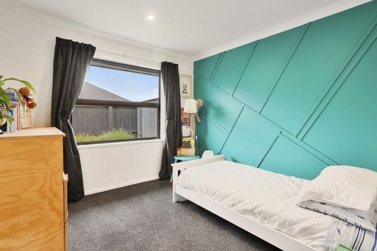 Photo of property in 13 Lancewood Way, Rangiora, 7400