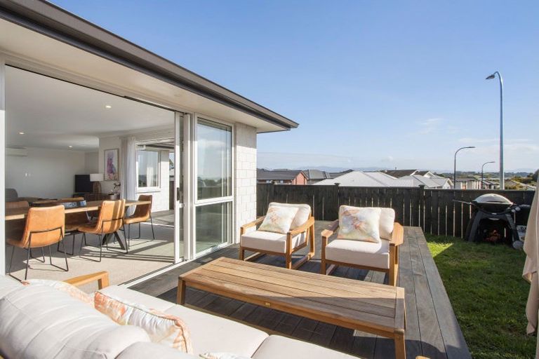 Photo of property in 91 Bert Wall Drive, Omokoroa, 3114