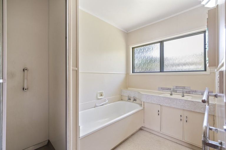 Photo of property in 17 Barnhill Crescent, Pahurehure, Papakura, 2113