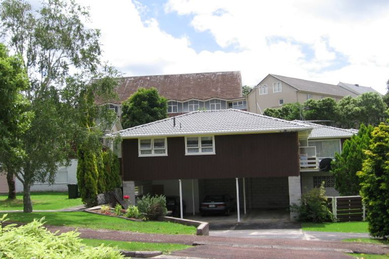 Property details for 2/14 Windermere Crescent, Blockhouse Bay, Auckland