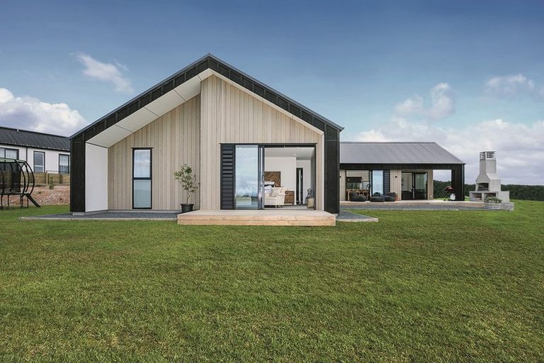 Photo of property in 25 Hurihuri Road, Okura Bush, Silverdale, 0794