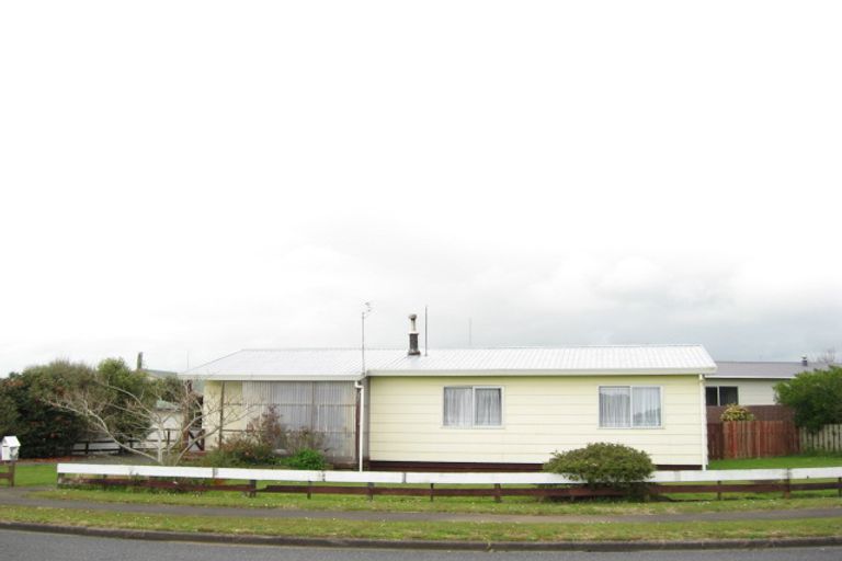 Photo of property in 5 Wicklow Place, Bell Block, New Plymouth, 4312