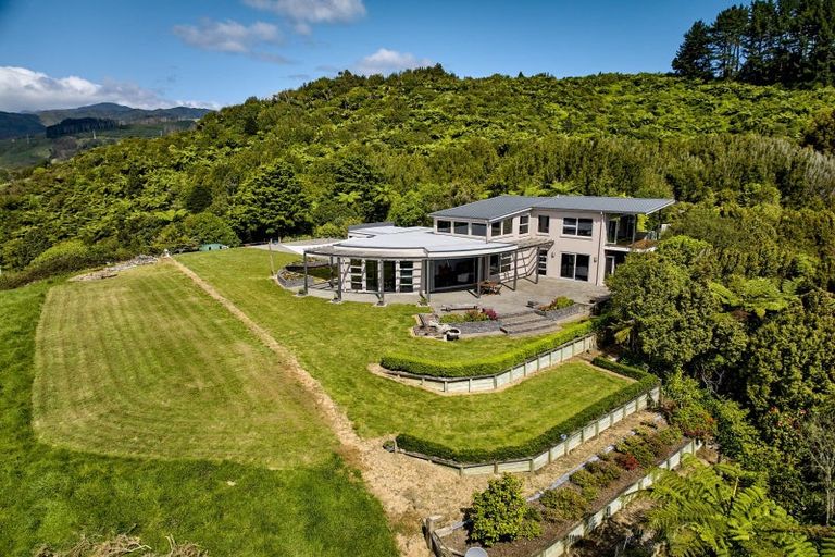 Photo of property in 102 Kuku East Road, Kuku, Levin, 5570