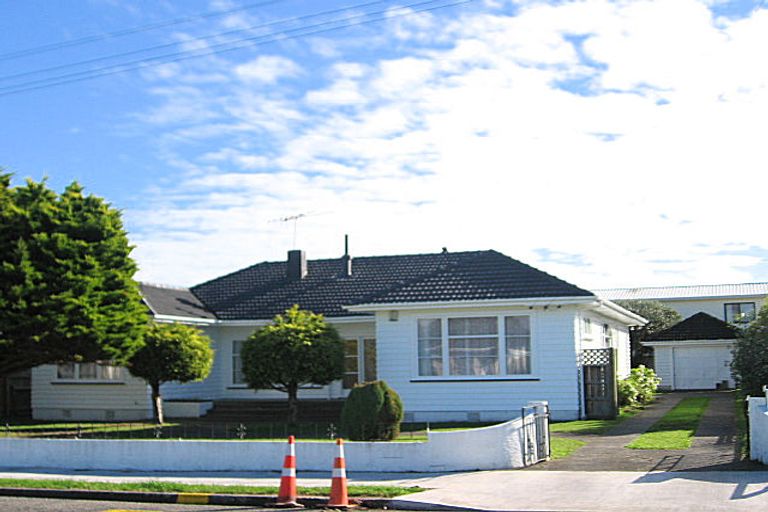 Photo of property in 35 Atmore Avenue, Otaki, 5512