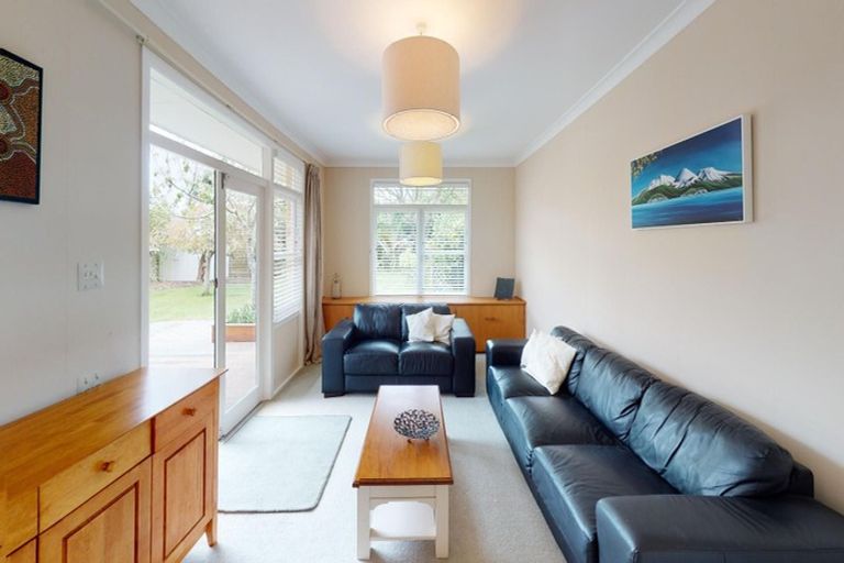 Photo of property in 19 Surrey Crescent, Hokowhitu, Palmerston North, 4410