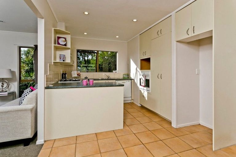 Photo of property in 81 Oaktree Avenue, Browns Bay, Auckland, 0630
