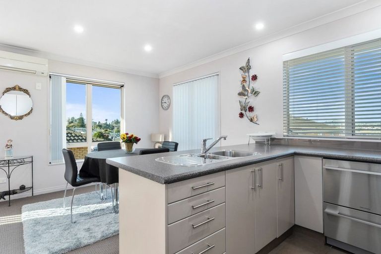 Photo of property in 12/17 Simmonds Grove, Greerton, Tauranga, 3112