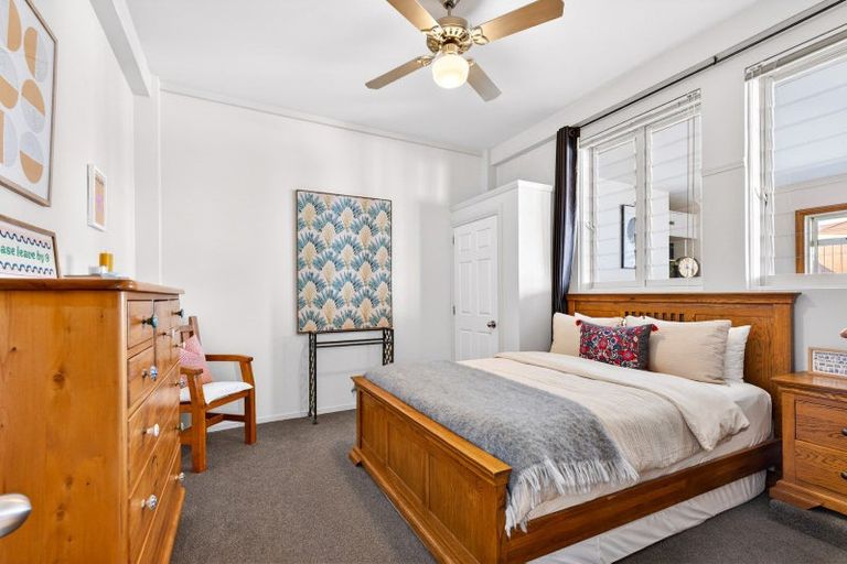 Photo of property in 153 Emerson Street, Napier South, Napier, 4110