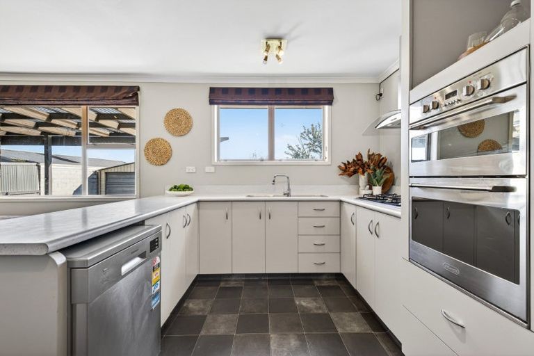 Photo of property in 15 Rata Street, Taradale, Napier, 4112