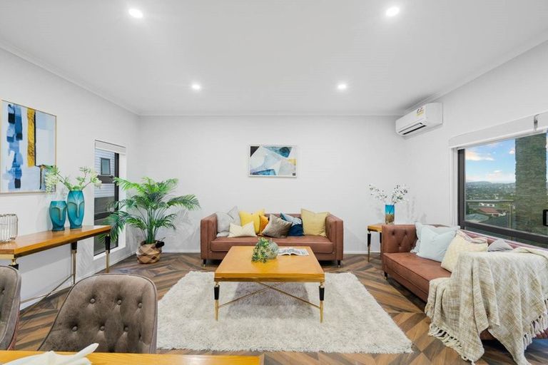 Photo of property in 4223b Great North Road, Glendene, Auckland, 0602