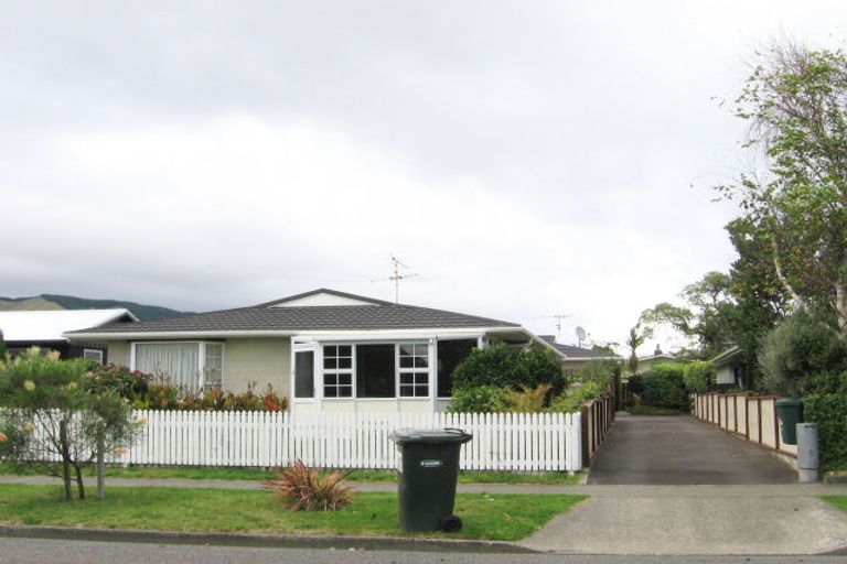 Photo of property in 34 Kapanui Road, Waikanae, 5036