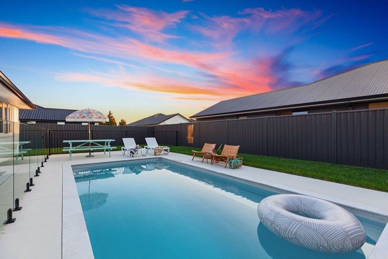 Photo of property in 2 Glenvale Place, Pyes Pa, Tauranga, 3112