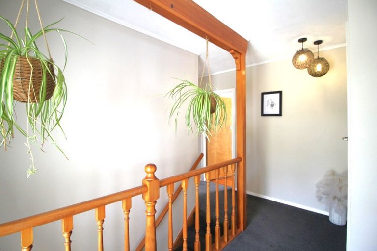 Photo of property in 38 Larsen Crescent, Tawa, Wellington, 5028