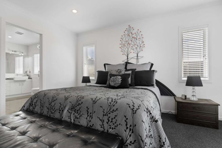 Photo of property in 35 Hamon Place, Pukehangi, Rotorua, 3015