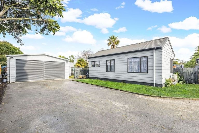 Photo of property in 16 Finlayson Avenue, Clendon Park, Auckland, 2103