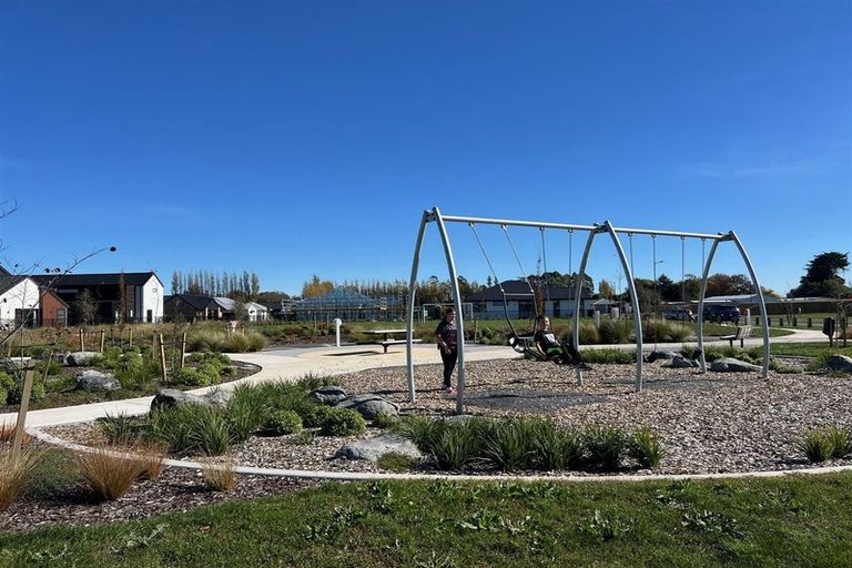 Photo of property in 16 Millhaven Place, Casebrook, Christchurch, 8051