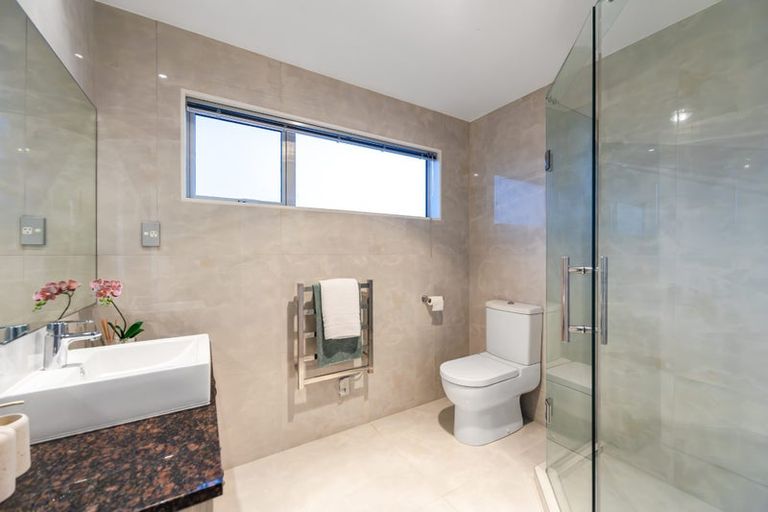 Photo of property in 52 Chesterfield Way, Orewa, 0931