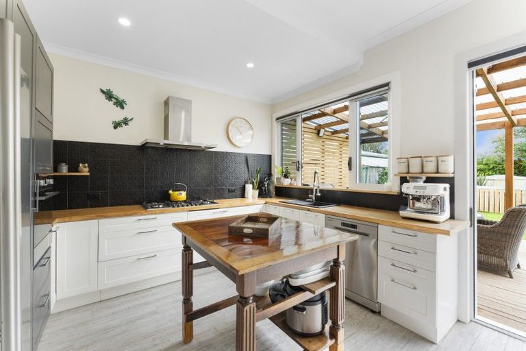 Photo of property in 24 Tararua Street, Pahiatua, 4910