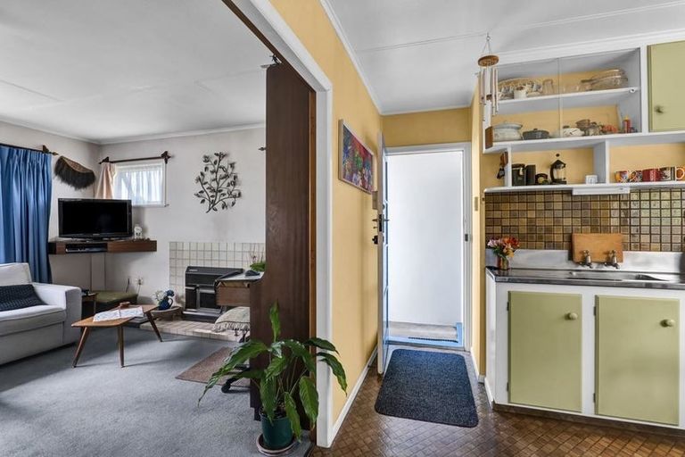 Photo of property in 36 Trafalgar Street, Westown, New Plymouth, 4310