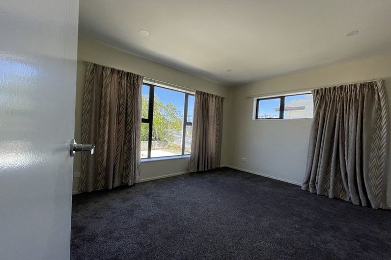 Photo of property in 367a Don Buck Road, Massey, Auckland, 0614