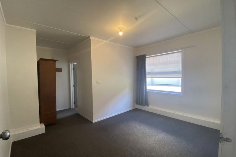Photo of property in 83 Sunset Road, Totara Vale, Auckland, 0632