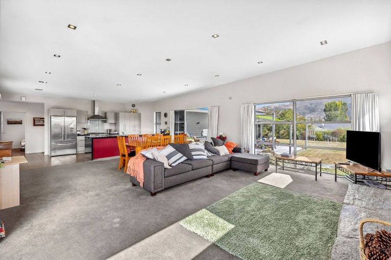 Photo of property in 79 Rob Roy Lane, Wanaka, 9305