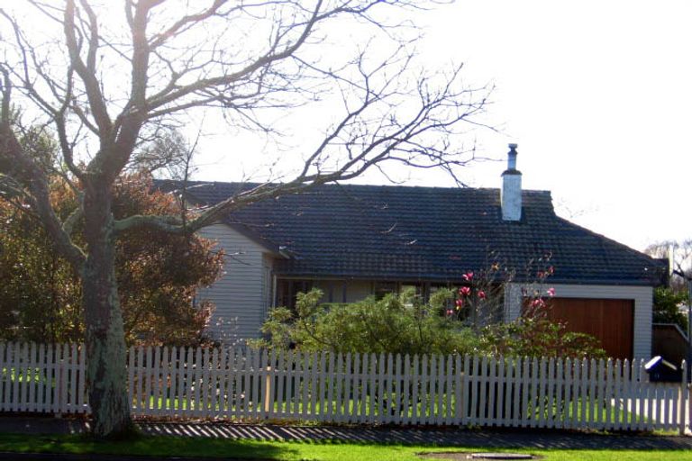 Photo of property in 11 Park Road, West End, Palmerston North, 4412