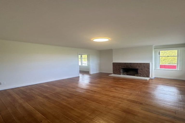 Photo of property in 479 Waitakere Road, Taupaki, Henderson, 0782