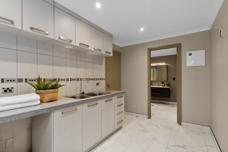 Photo of property in 4 Glenoaks Rise, Mellons Bay, Auckland, 2014