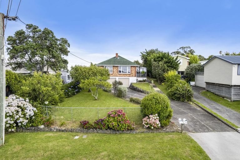 Photo of property in 1/236 Rangatira Road, Beach Haven, Auckland, 0626