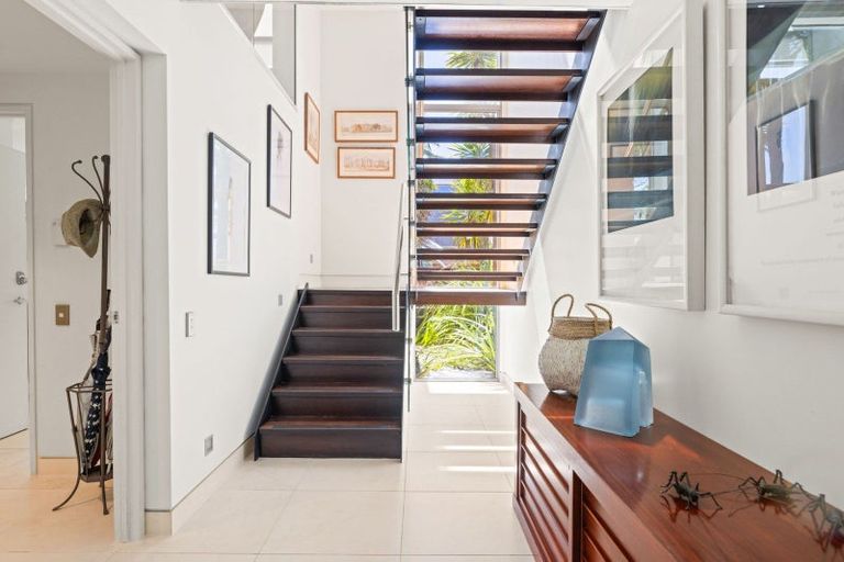 Photo of property in 19 Kilmore Street, Christchurch Central, Christchurch, 8013