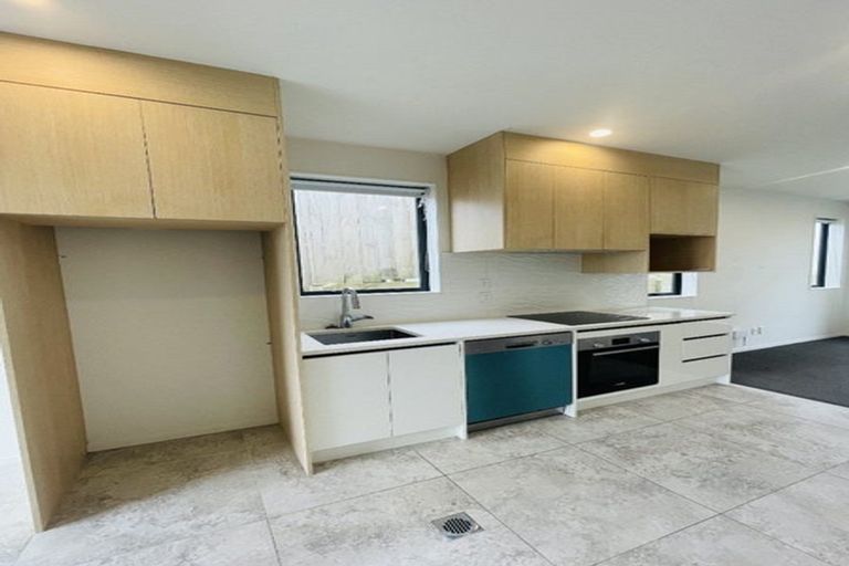 Photo of property in 5/1 Sylvan Crescent, Te Atatu South, Auckland, 0610