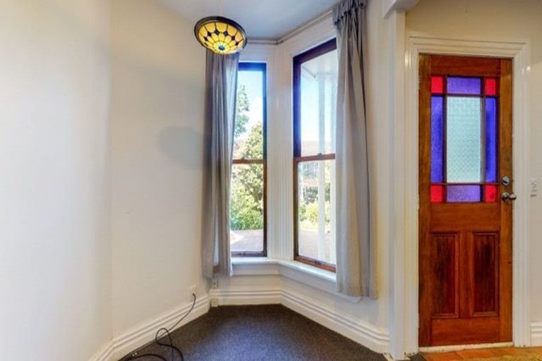 Photo of property in 56 Kelburn Parade, Kelburn, Wellington, 6012