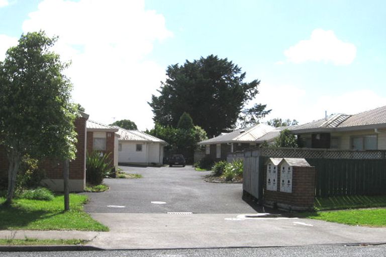 Photo of property in 27 Pomaria Road, Henderson, Auckland, 0610