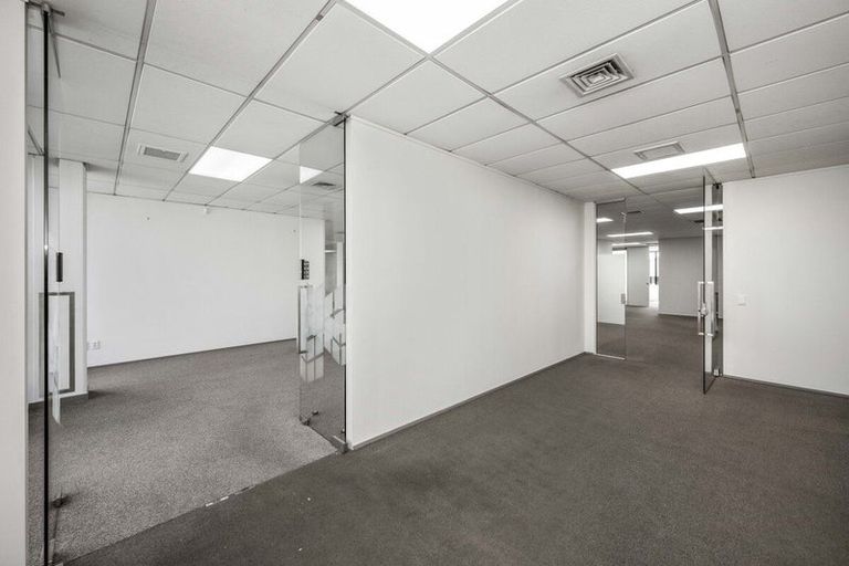 Photo of property in 101 Station Road, Kumeu, 0891