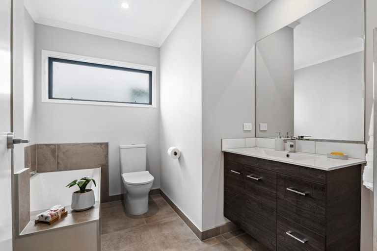 Photo of property in 6 Kapia Road, Westgate, Auckland, 0614