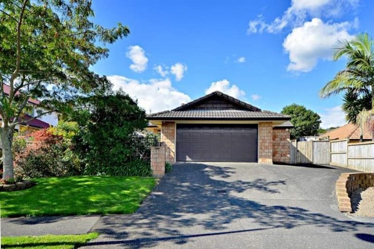 Photo of property in 32 Maybole Drive, Flat Bush, Auckland, 2016