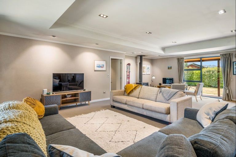 Photo of property in 2 Sherwin Avenue, Albert Town, Wanaka, 9305